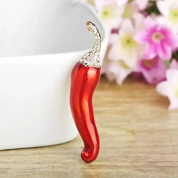 VQ Chili Pepper Brooch - Picture 3 of 7